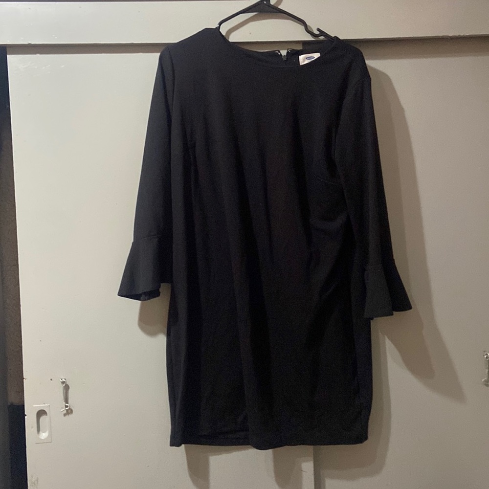 Black dress fun sleeves